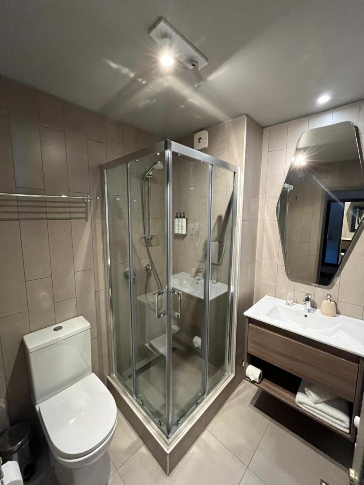 Hotel Martin Gusinde Пуерто Наталес Екстериор снимка