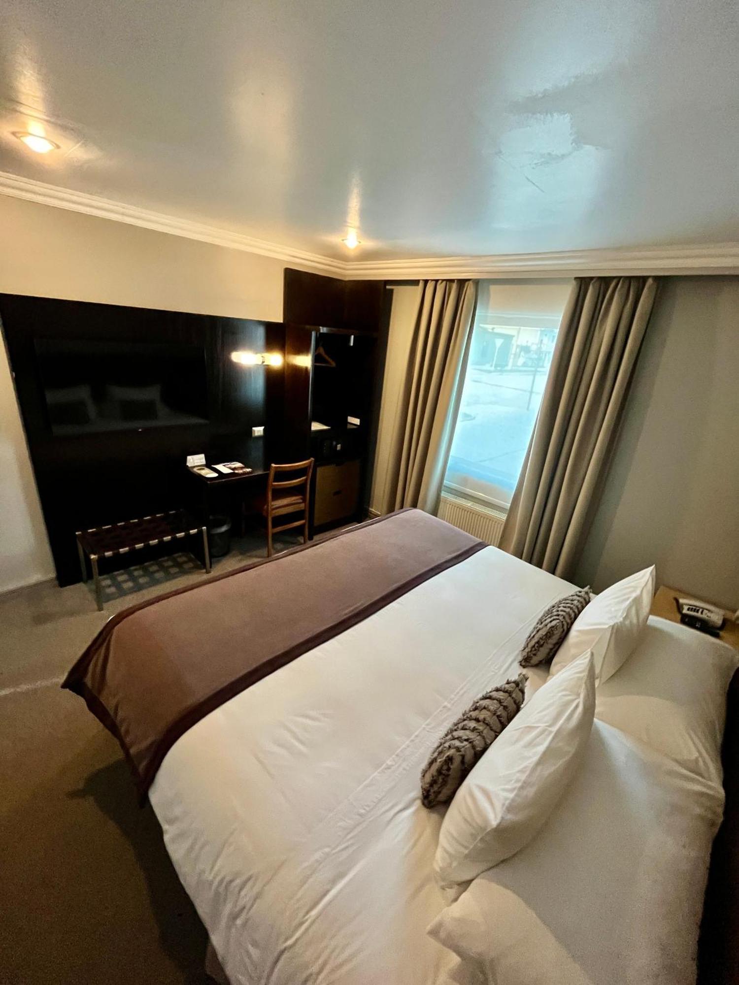 Hotel Martin Gusinde Пуерто Наталес Екстериор снимка