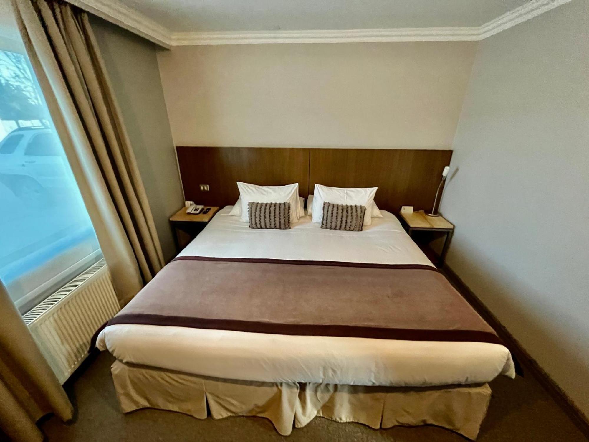 Hotel Martin Gusinde Пуерто Наталес Екстериор снимка