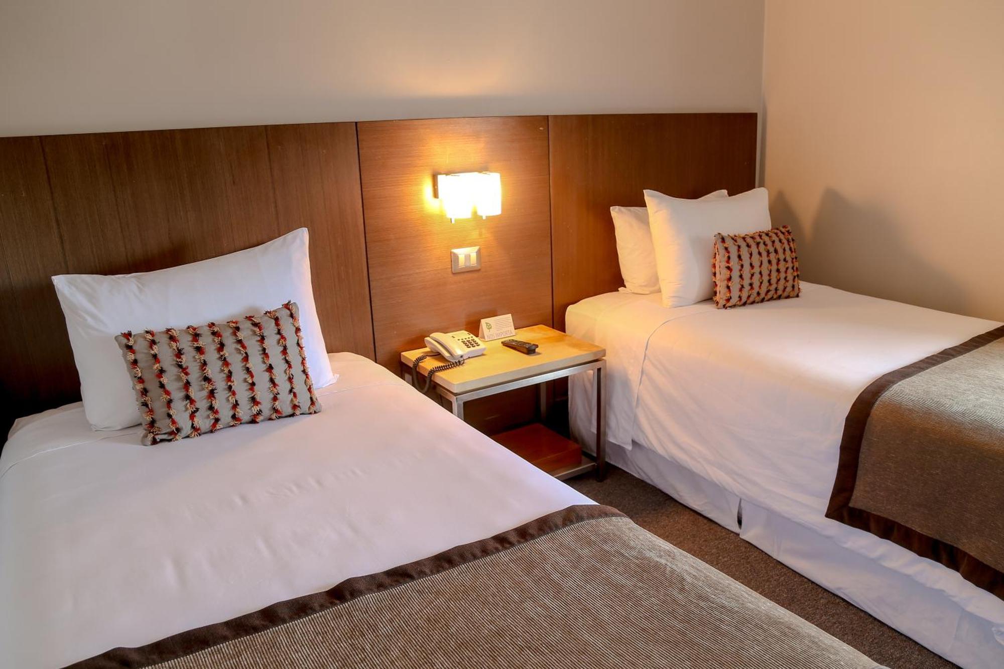 Hotel Martin Gusinde Пуерто Наталес Екстериор снимка
